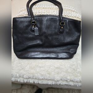 Vintage Coach Elegant Black Leather Handbag